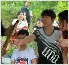 衡阳县网友蜂场现学鉴蜜 “朋友圈”助蜂农销售 | 农业养殖技术